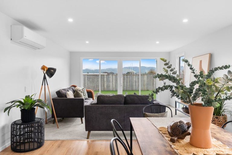 Photo of property in 21 Hereford Drive, Carterton, 5713