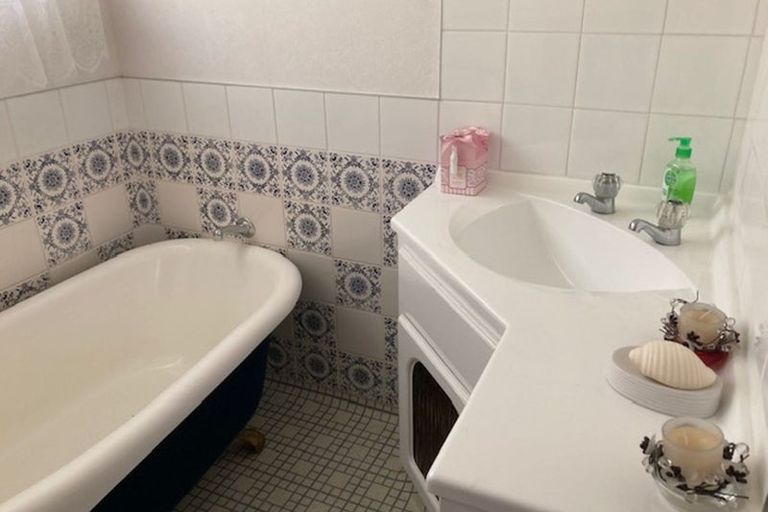 Photo of property in 208 Parawai Road, Thames, 3500