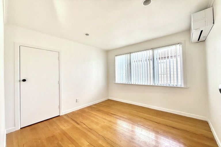 Photo of property in 38 Lyttelton Avenue, Forrest Hill, Auckland, 0620