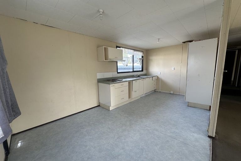 Photo of property in 2/15 Barneys Farm Road, Clendon Park, Auckland, 2103