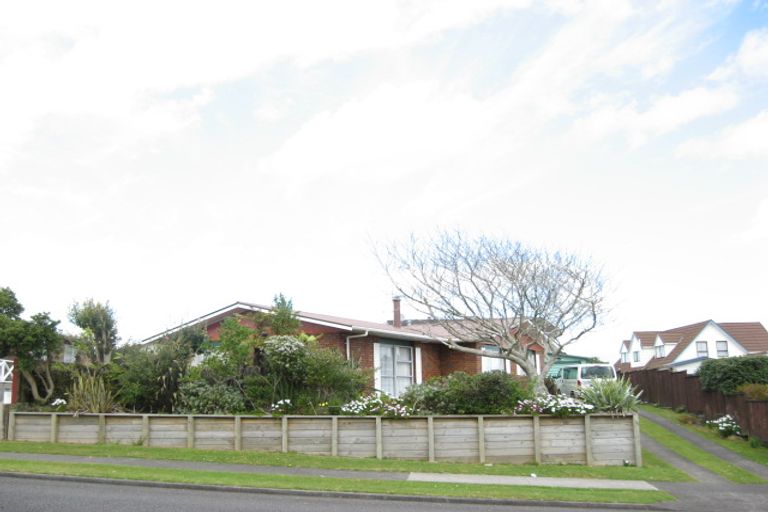 Photo of property in 36 Branch Road, Highlands Park, New Plymouth, 4312
