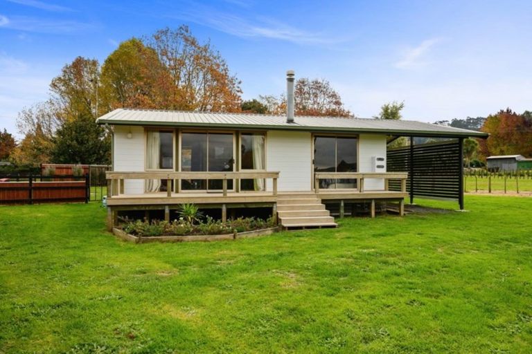 Photo of property in 28 Ward Road, Hamurana, 3097