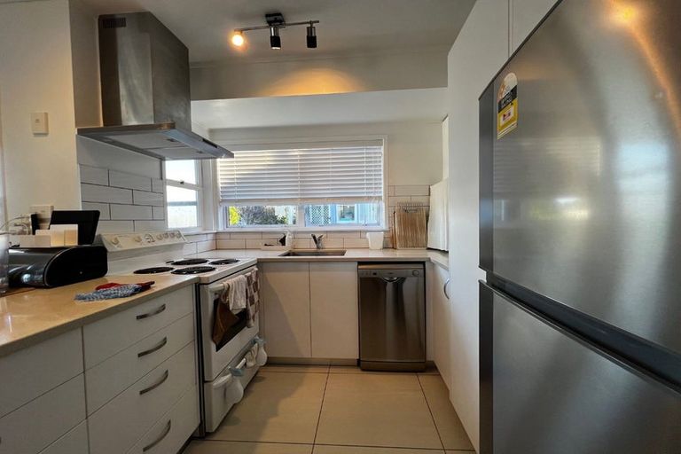 Photo of property in 1/7 Richards Avenue, Forrest Hill, Auckland, 0620