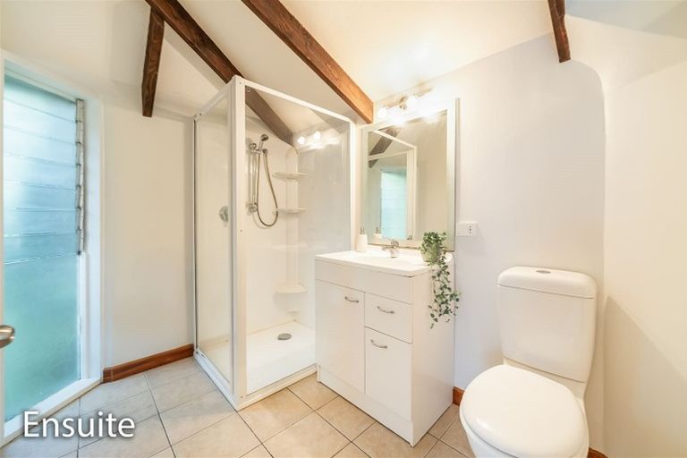 Photo of property in 30c Chatsworth Road, Silverstream, Upper Hutt, 5019