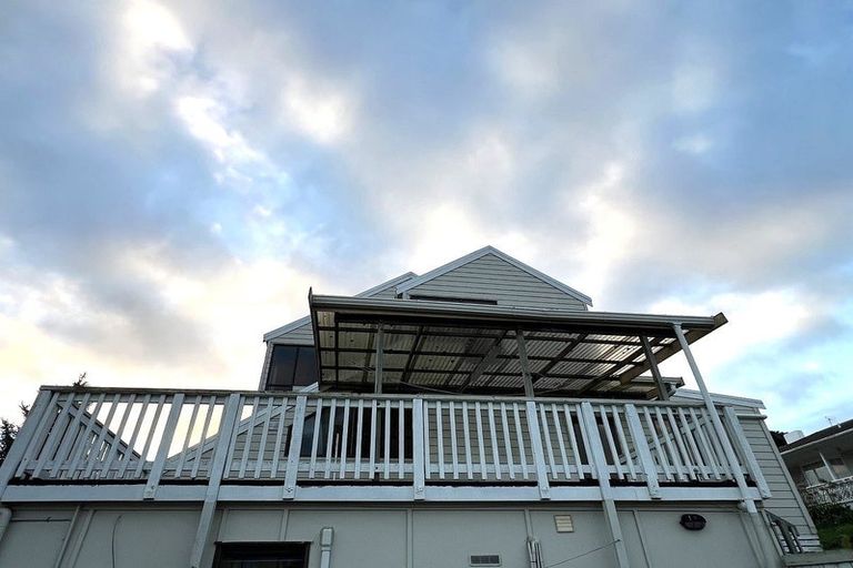 Photo of property in 22 Goodwood Drive, Goodwood Heights, Auckland, 2105