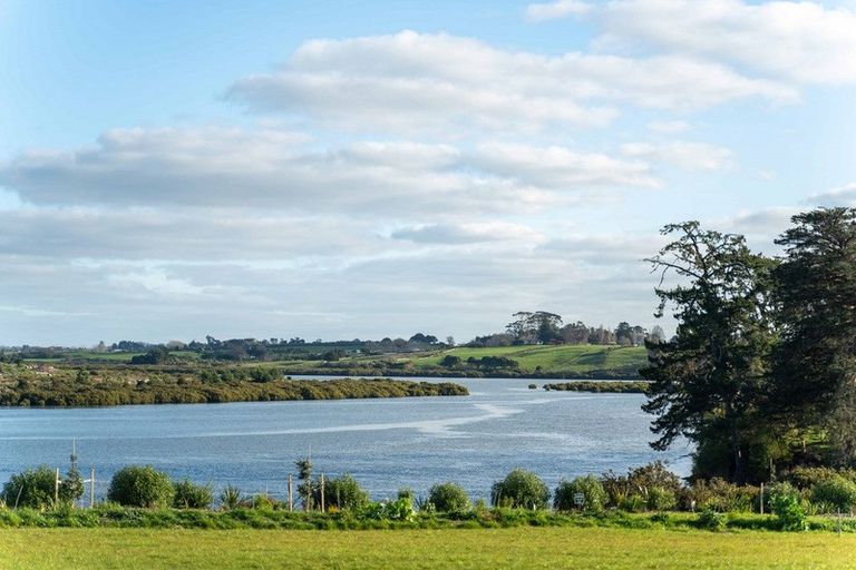 Photo of property in 16 Evergreen Parade, Rosehill, Papakura, 2113