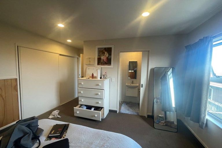 Photo of property in 27c Newnham Terrace, Upper Riccarton, Christchurch, 8041