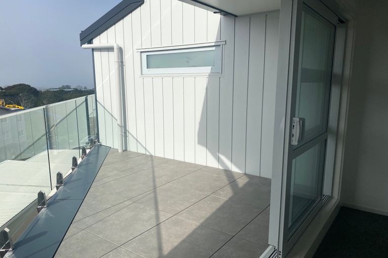 Photo of property in 8/270 Onewa Road, Birkenhead, Auckland, 0626