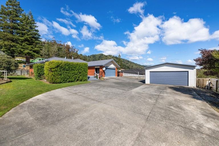 Photo of property in 20 Admiralty Place, Waikawa, Picton, 7220