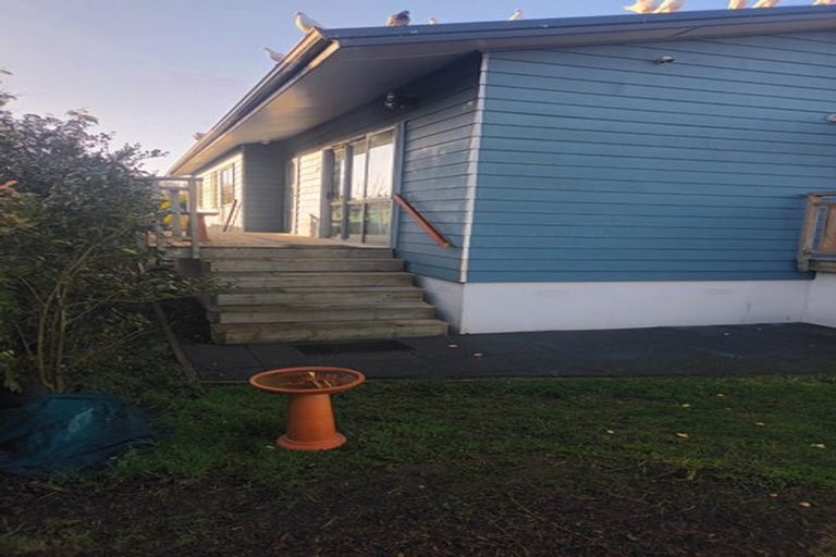 Photo of property in 3 Gazelle Avenue, Beach Haven, Auckland, 0626