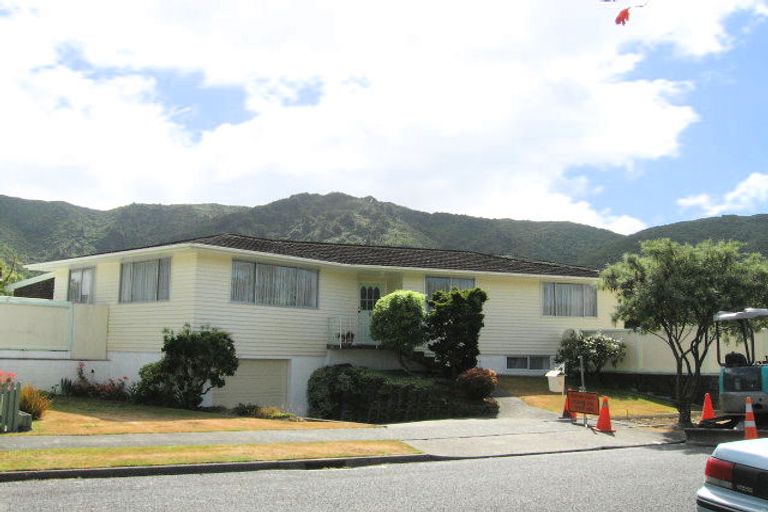 Photo of property in 9 Omaha Grove, Totara Park, Upper Hutt, 5018
