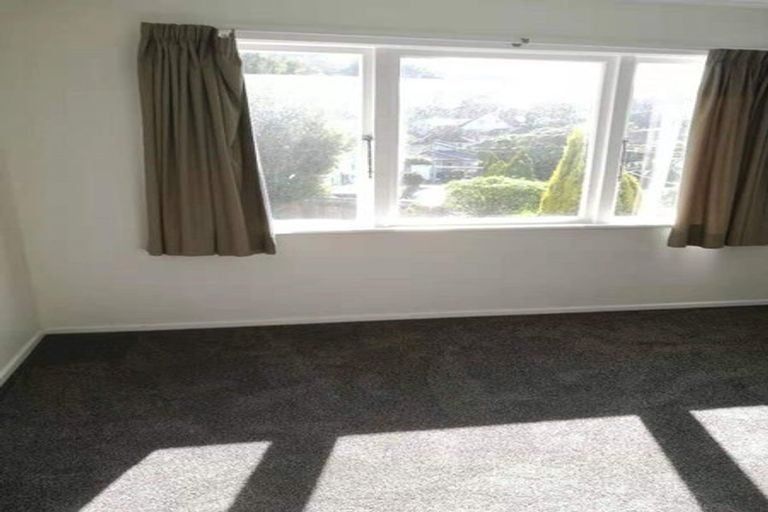 Photo of property in 107 Parkvale Road, Karori, Wellington, 6012