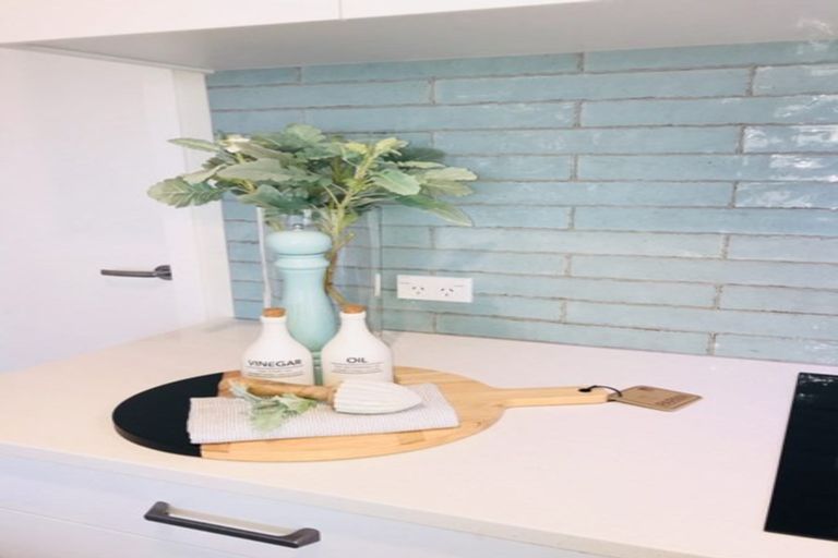 Photo of property in 115 Johnstone Drive, Fitzherbert, Palmerston North, 4410