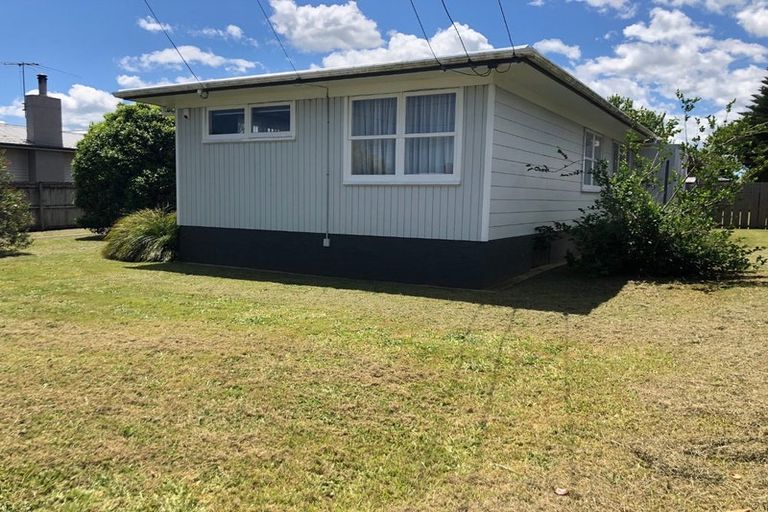 Photo of property in 27 Alma Crescent, Papakura, 2110
