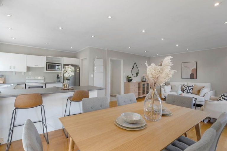 Photo of property in 52 Meadowvale Avenue, Forrest Hill, Auckland, 0620