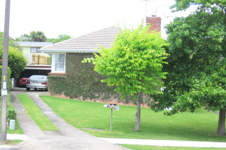 Photo of property in 53 Larne Avenue, Pakuranga Heights, Auckland, 2010