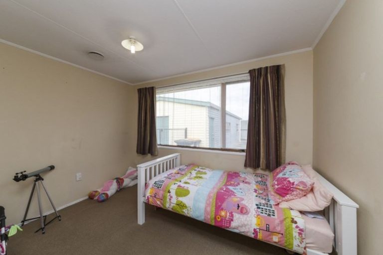 Photo of property in 32 Shelley Street, Rolleston, 7614