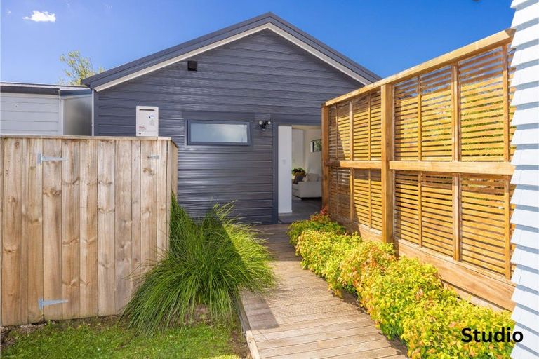 Photo of property in 15 Vine Street, Hillcrest, Hamilton, 3216