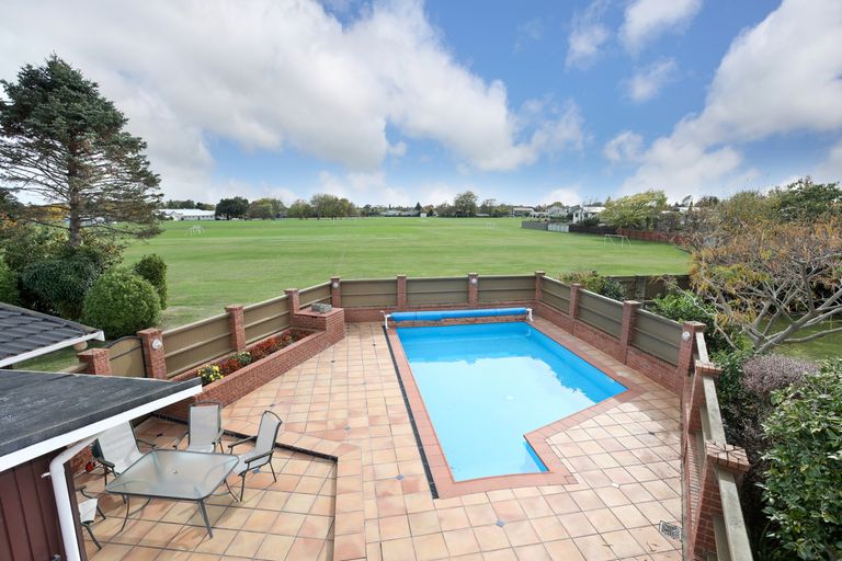 Photo of property in 10 Wallace Place, Hokowhitu, Palmerston North, 4410