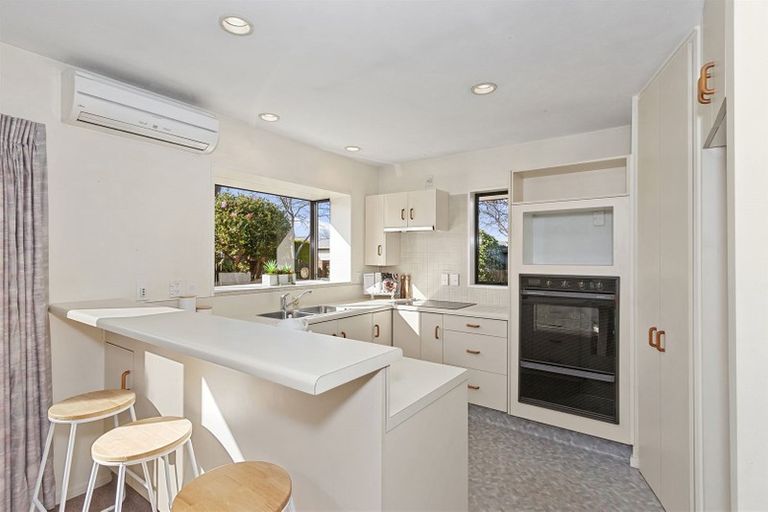 Photo of property in 1 Audley Gate, Avonhead, Christchurch, 8042