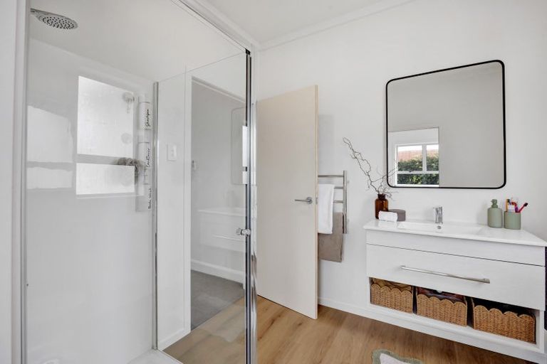 Photo of property in 21 High Street West, Waitara, 4320