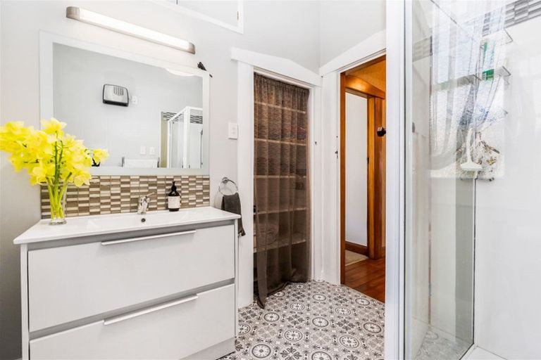 Photo of property in 16 Zealandia Street, Kensington, Whangarei, 0112