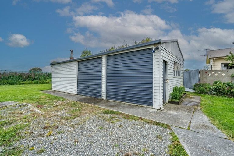 Photo of property in 27 Ferry Road, Edendale, 9825