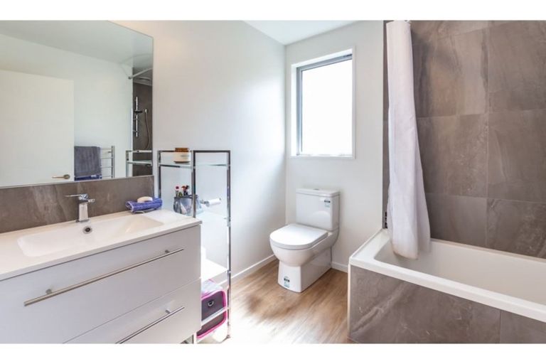 Photo of property in 56 Gillman Place, Pegasus, 7612