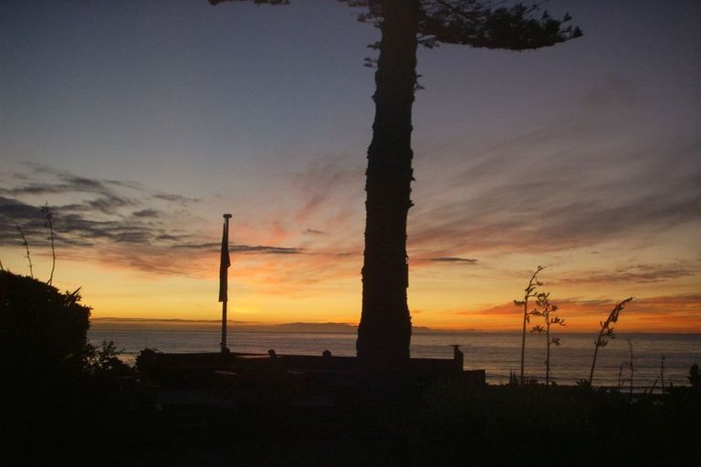 Photo of property in 2/33 Beach Road, Paekakariki, 5034