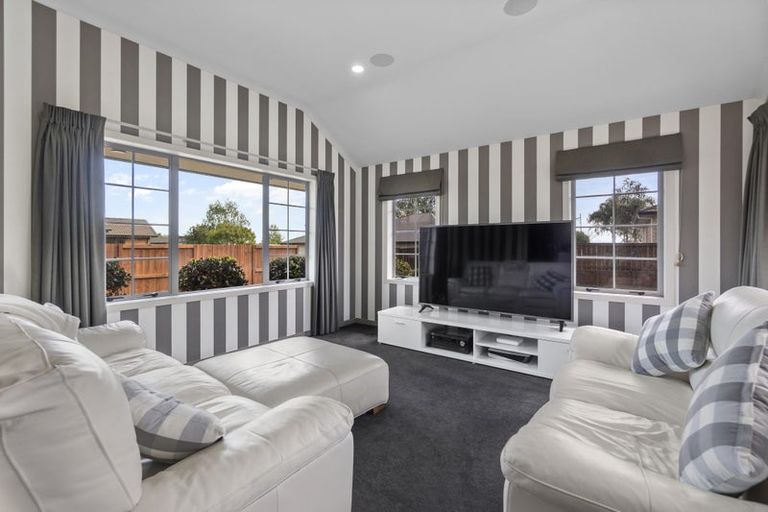 Photo of property in 17 Farleigh Close, Huntington, Hamilton, 3210