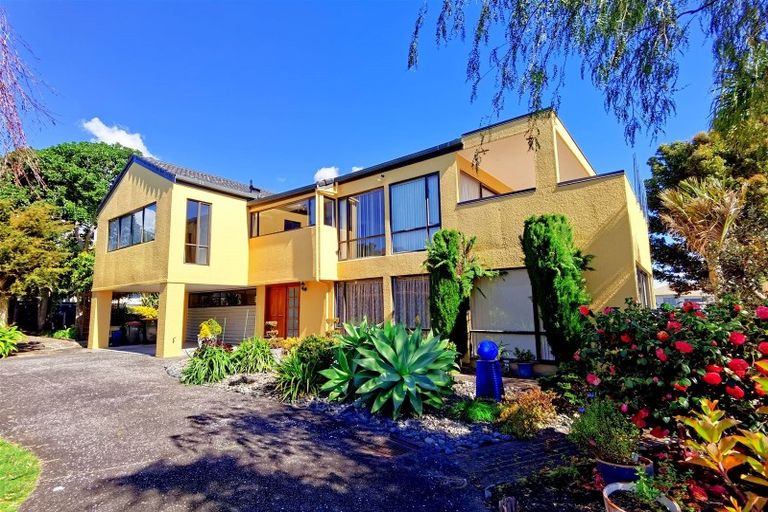 Photo of property in 2/27 Macleans Road, Bucklands Beach, Auckland, 2014