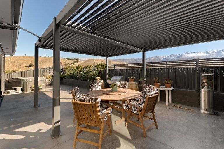 Photo of property in 45 Stratford Drive, Mount Pisa, Cromwell, 9383