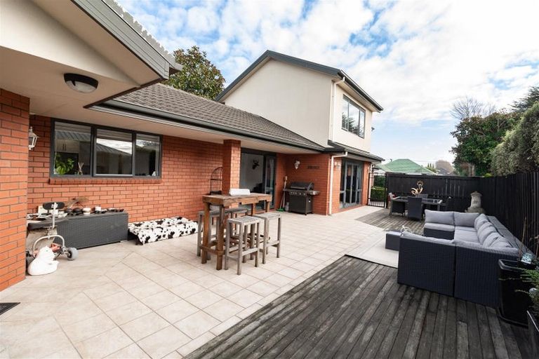 Photo of property in 26a Crofton Road, Harewood, Christchurch, 8051