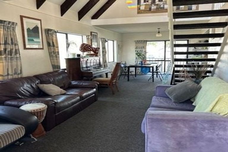 Photo of property in 8 Wallis Street, Raglan, 3225