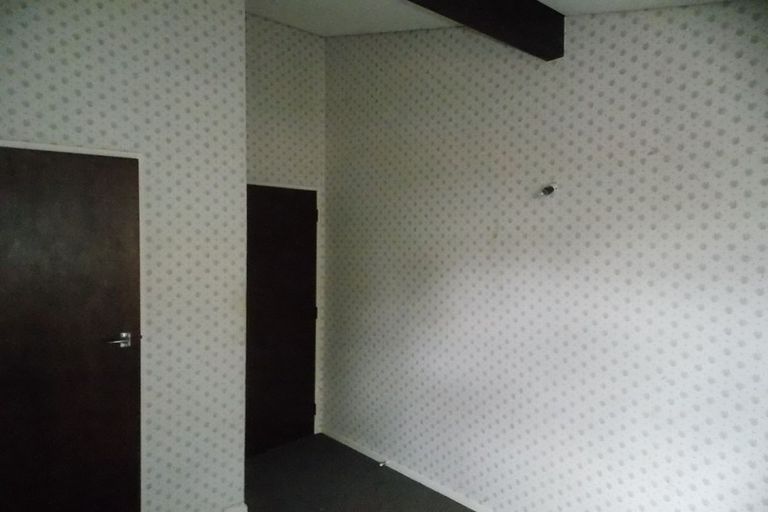 Photo of property in 6 Westmere Place, Takaro, Palmerston North, 4412