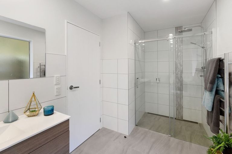 Photo of property in 103 Kakariki Grove, Waikanae, 5036