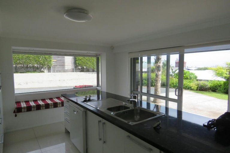 Photo of property in 129 Pendarves Street, New Plymouth, 4312