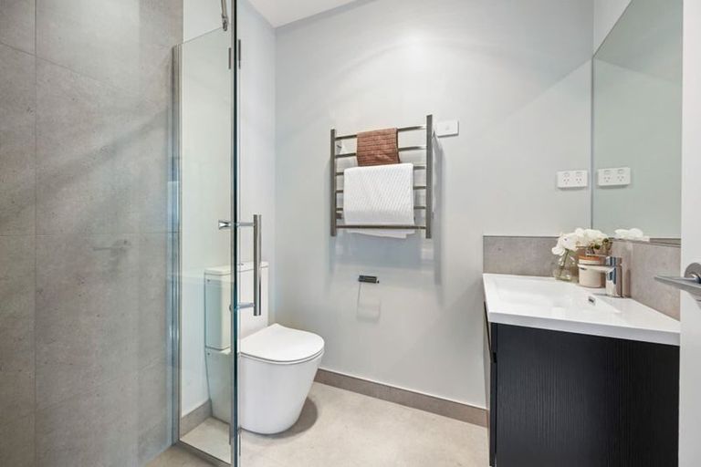 Photo of property in 2/44 Rose Berry Crescent, Flagstaff, Hamilton, 3210