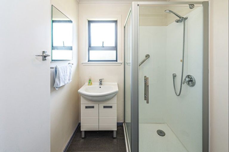 Photo of property in 21 Omori Place, Castlecliff, Whanganui, 4501