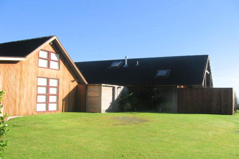 Photo of property in 111 Omara Place, Matarangi, Whitianga, 3592