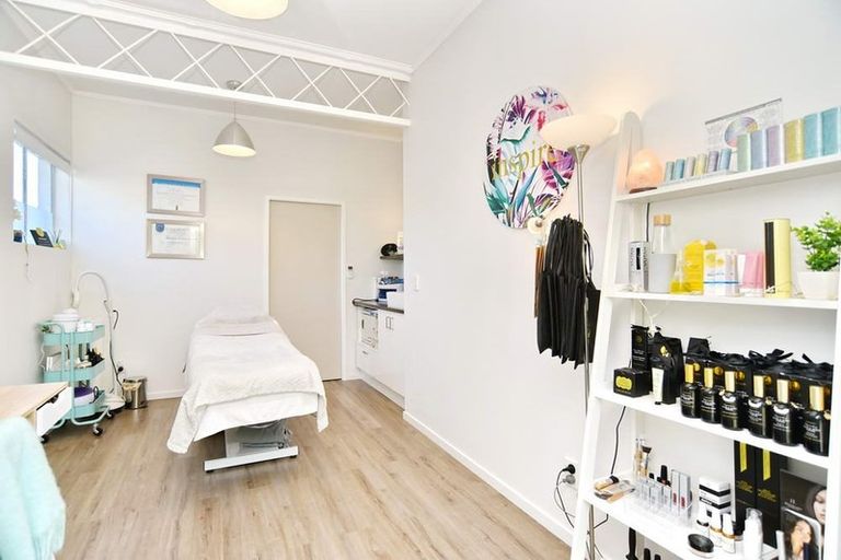 Photo of property in 7 Kowai Place, Amberley, 7410