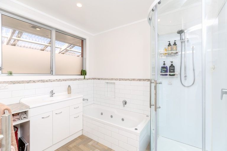 Photo of property in 318 Mountain Road, Lepperton, New Plymouth, 4373