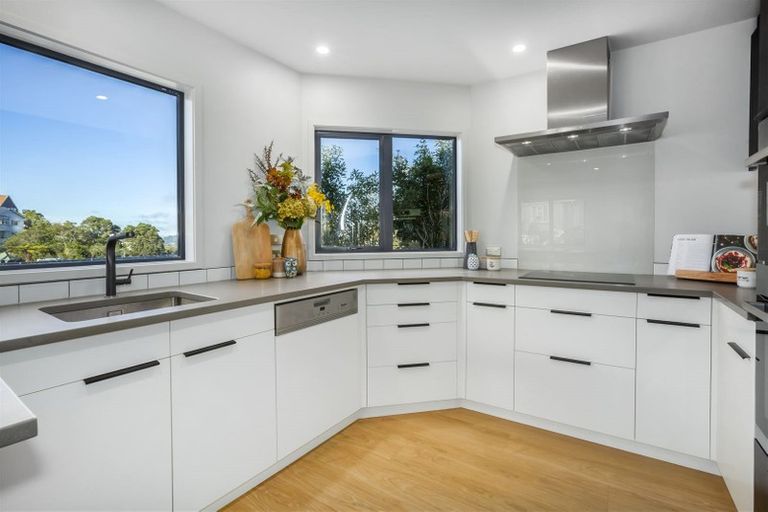 Photo of property in 149 Kelburn Parade, Kelburn, Wellington, 6012