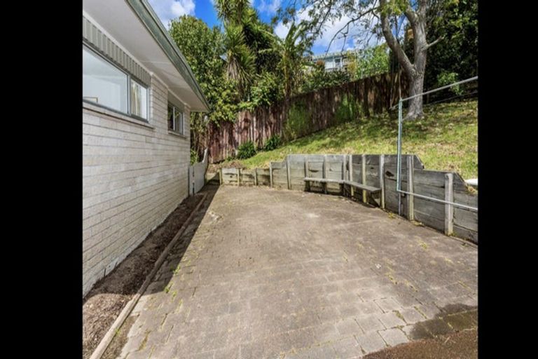 Photo of property in 2/7 Malters Place, Browns Bay, Auckland, 0630
