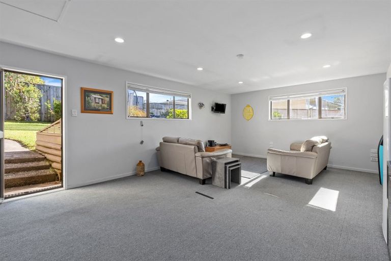 Photo of property in 6 Spinella Drive, Bayview, Auckland, 0629