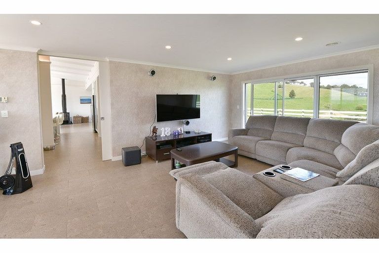 Photo of property in 3354 Kaipara Coast Highway, Glorit, Warkworth, 0984