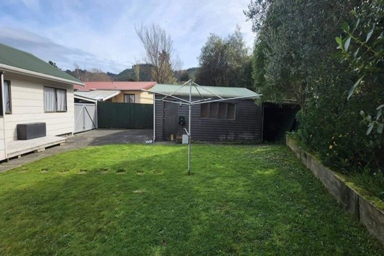 Photo of property in 6 Edmund Lomas Grove, Birchville, Upper Hutt, 5018