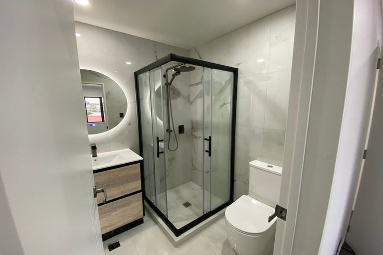 Photo of property in 2/72 Howe Street, Howick, Auckland, 2014