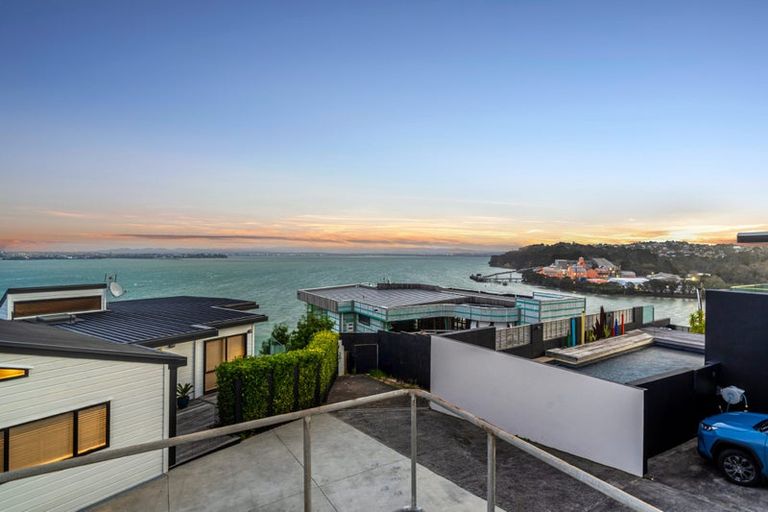 Photo of property in 1/26 Tizard Road, Birkenhead, Auckland, 0626