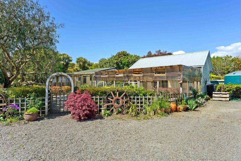 Photo of property in 121 Gear Road, Te Horo, Otaki, 5582
